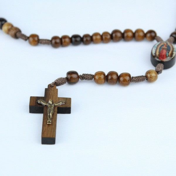 Terço Ungido pelo Papa Francisco – A Última Bênção Viva da Fé